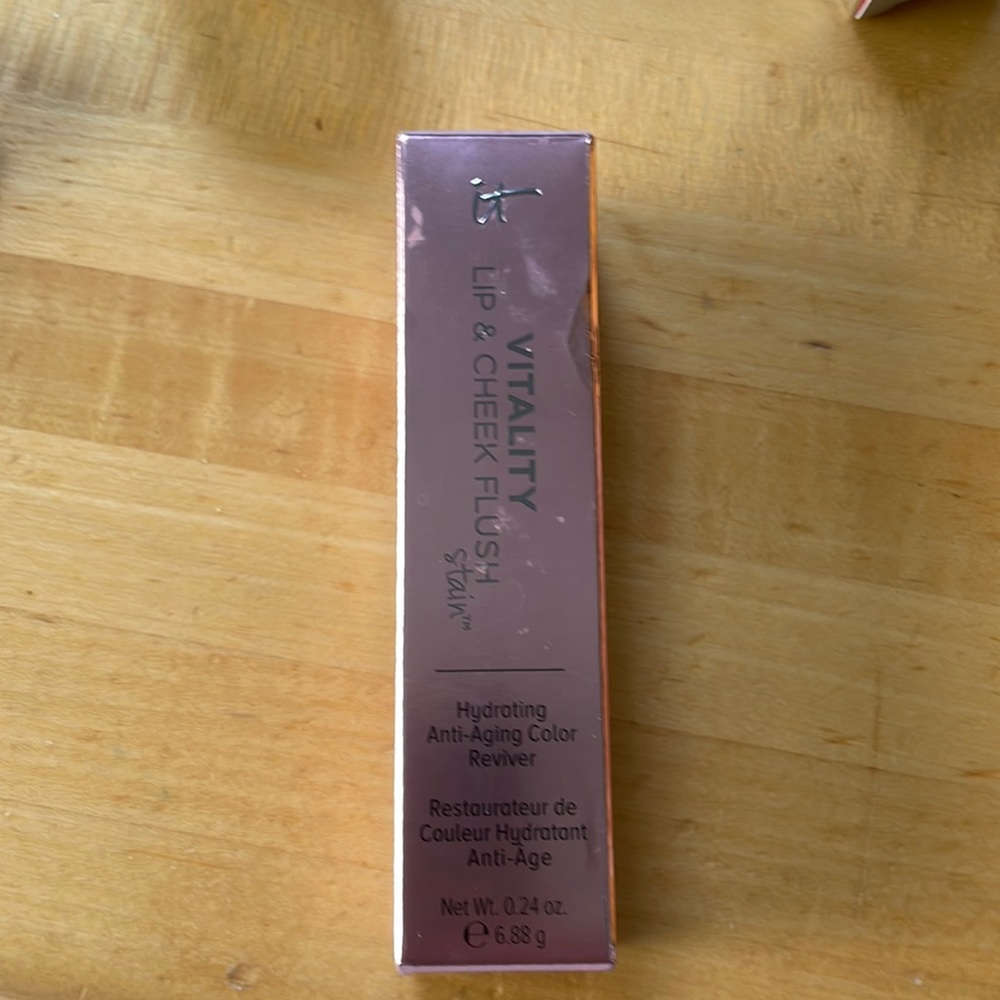 it cosmetics VITALITY LIP & CHEEK FLUSH stain